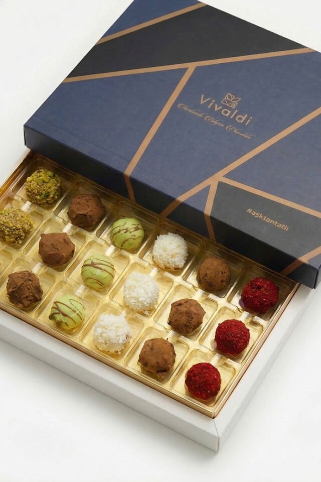 String Serisi 24'lü Trüf Kutu