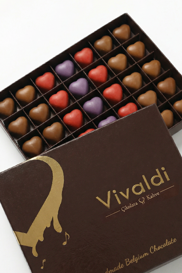 Klasik Seri 42'li Kalpli Çikolata Kutusu