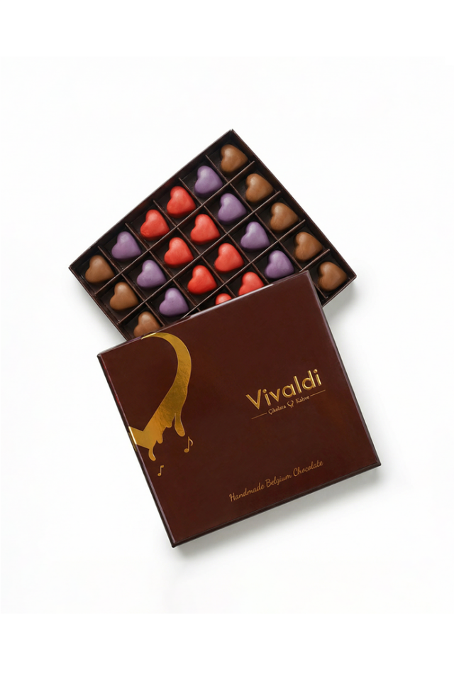 Klasik Seri 36'lı Kalpli Çikolata Kutusu